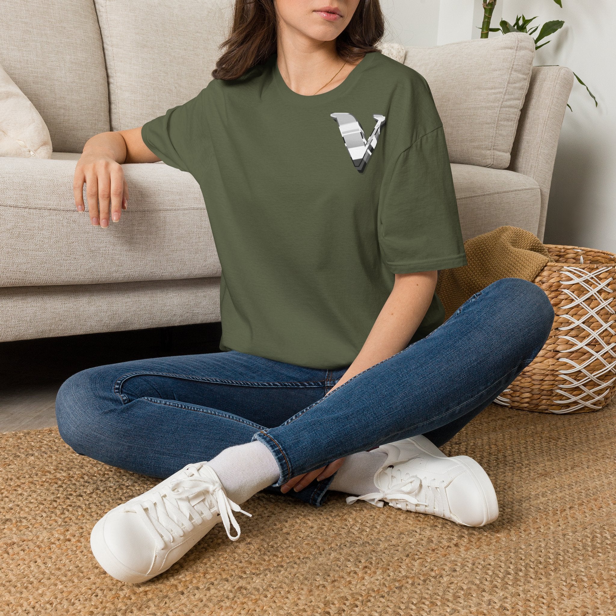 Vejdi Classic Unisex Minimalist Tee