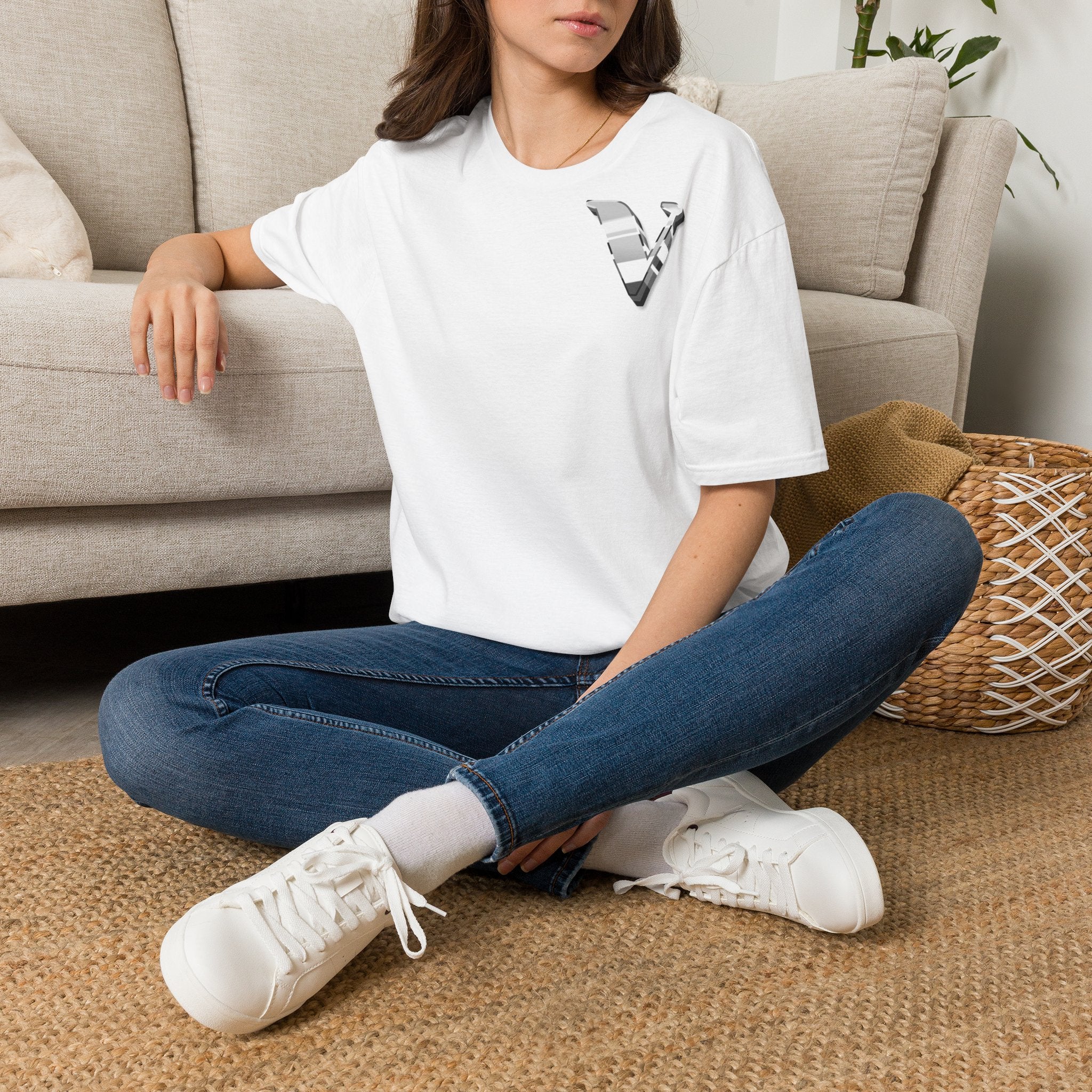 Vejdi Classic Unisex Minimalist Tee