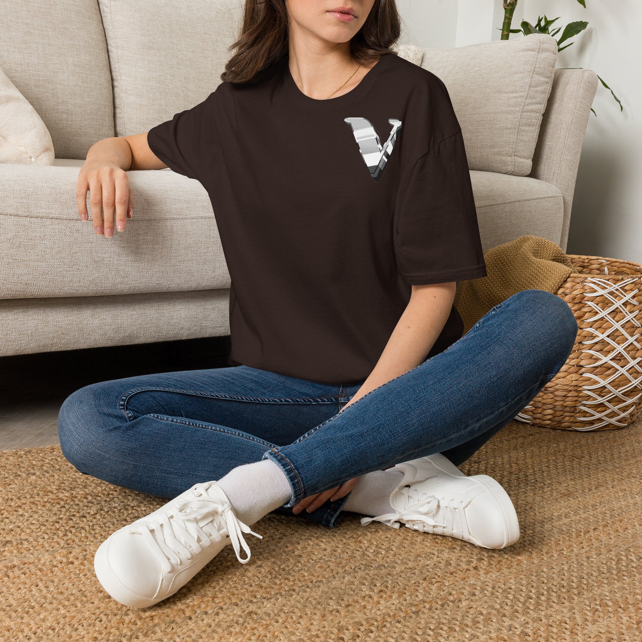 Vejdi Classic Unisex Minimalist Tee