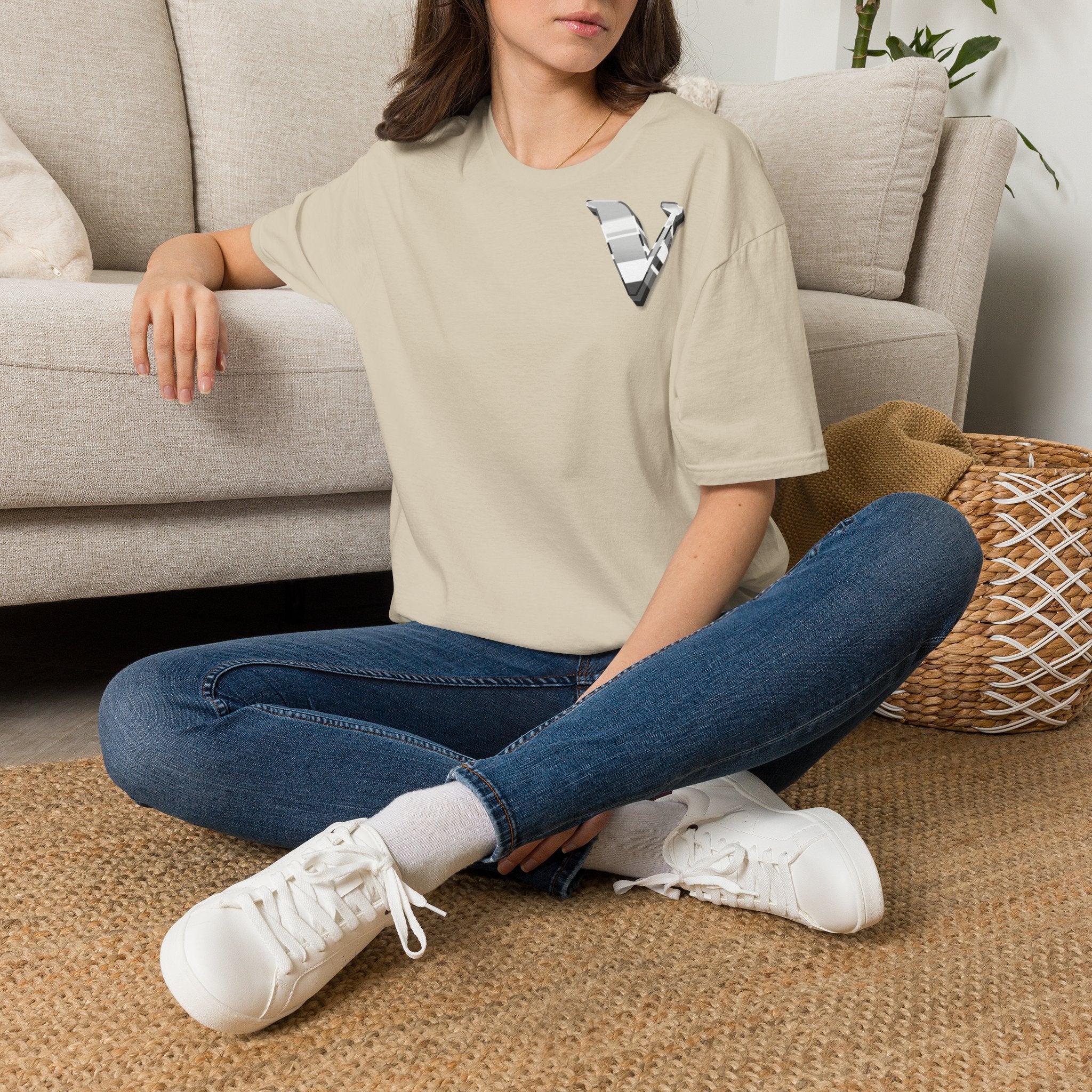 Vejdi Classic Unisex Minimalist Tee